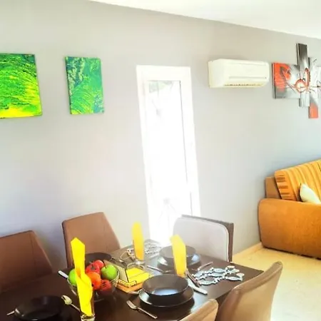 Casa vacanze 2 Bedroom Semi Detached *