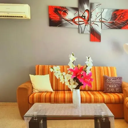 2 Bedroom Semi Detached Ferienhaus